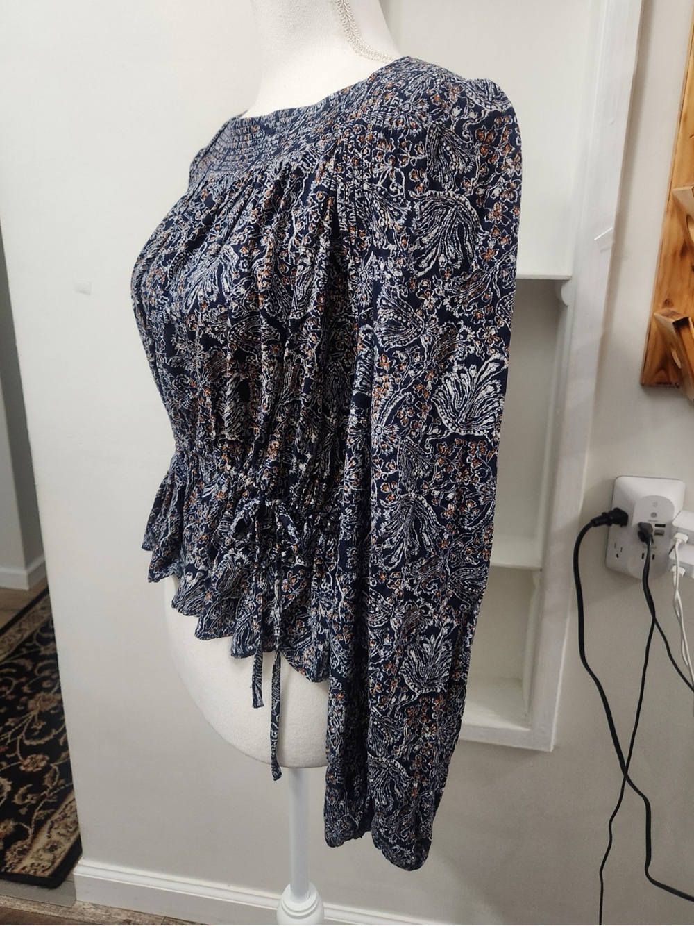 Treasure & Bond Balloon Long Sleeve Peplum Top in Navy Antique Floral Paisley. - Picture 3 of 14